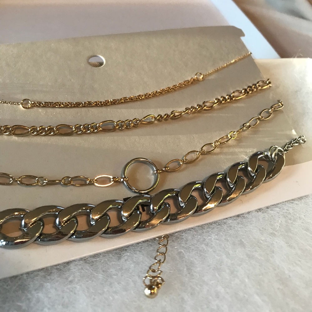 💥SALE💥BUNDLE 4 New Mix & Match Chokers